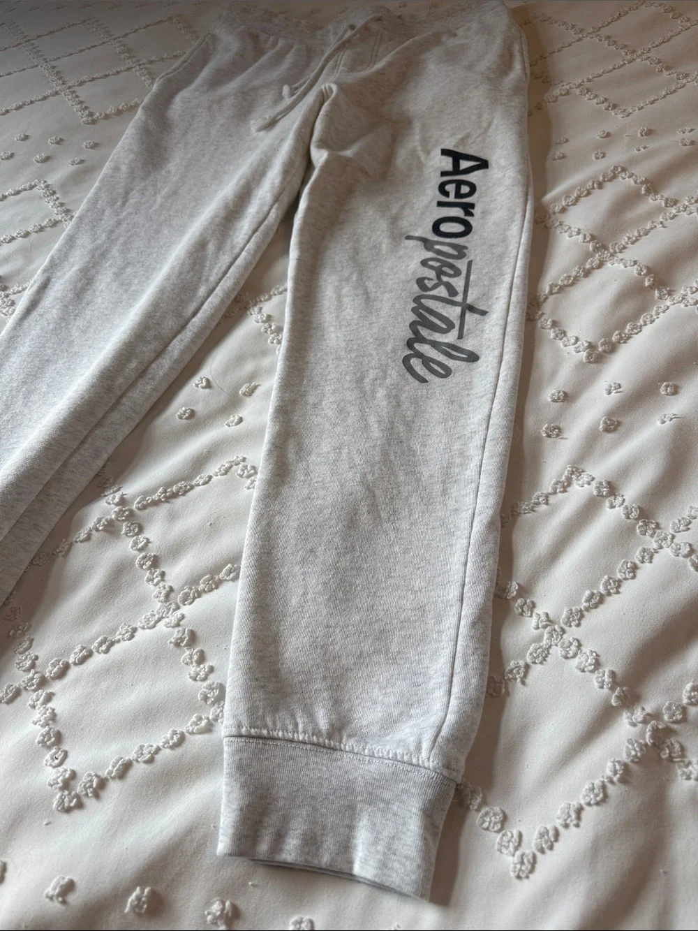 Aeropostale Heather Gray Sweatpant Joggers Size Small Thigh Logo